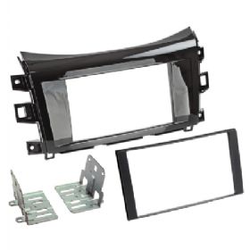 2-DIN radioramme Navara/Alaskan piano sort